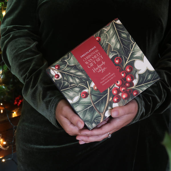 A Gift Especially For You Wrap (Winterberry)